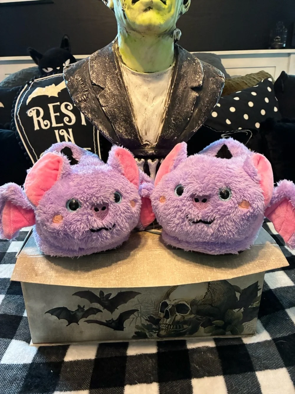 Dolls kill Plush Purple Bat Slippers - Cute Halloween Kawaii NWOT size 8 - Picture 2 of 8